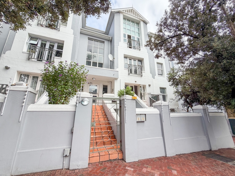 1 Bedroom Property for Sale in Oranjezicht Western Cape